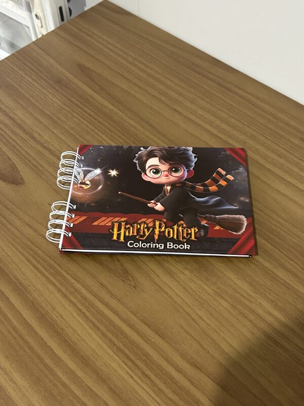 55- Livro de colorir Hary Potter 2
